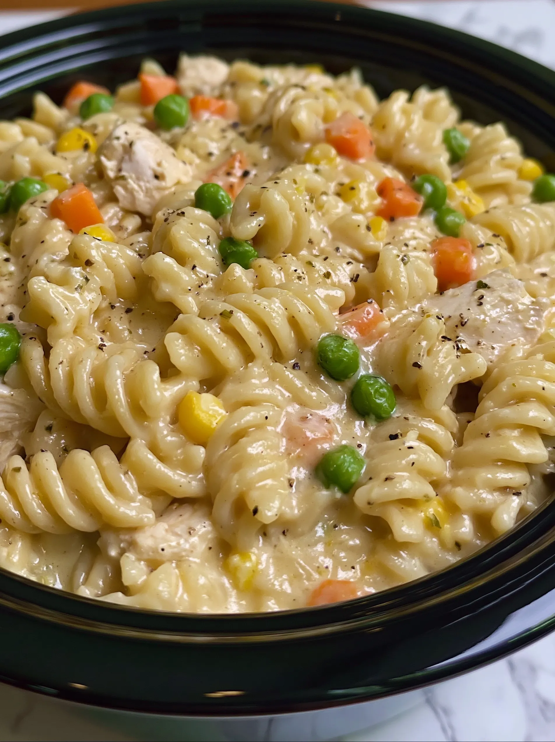 Delicious Crockpot Chicken Pot Pie Pasta